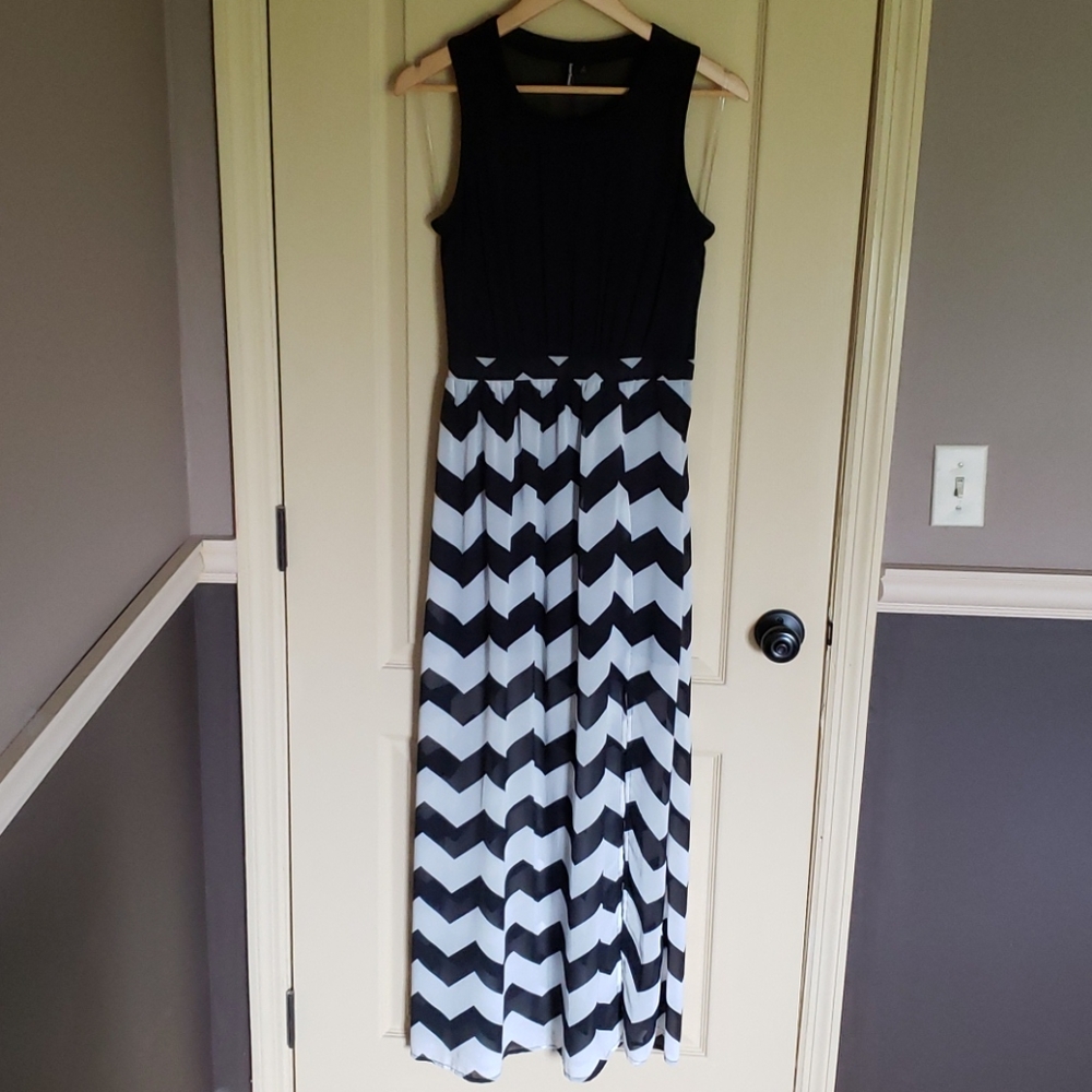 Black White Maxi